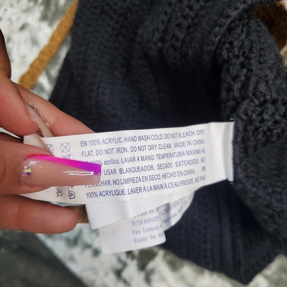 Forever 21 Cropped Knit Top - Picture 7 of 7